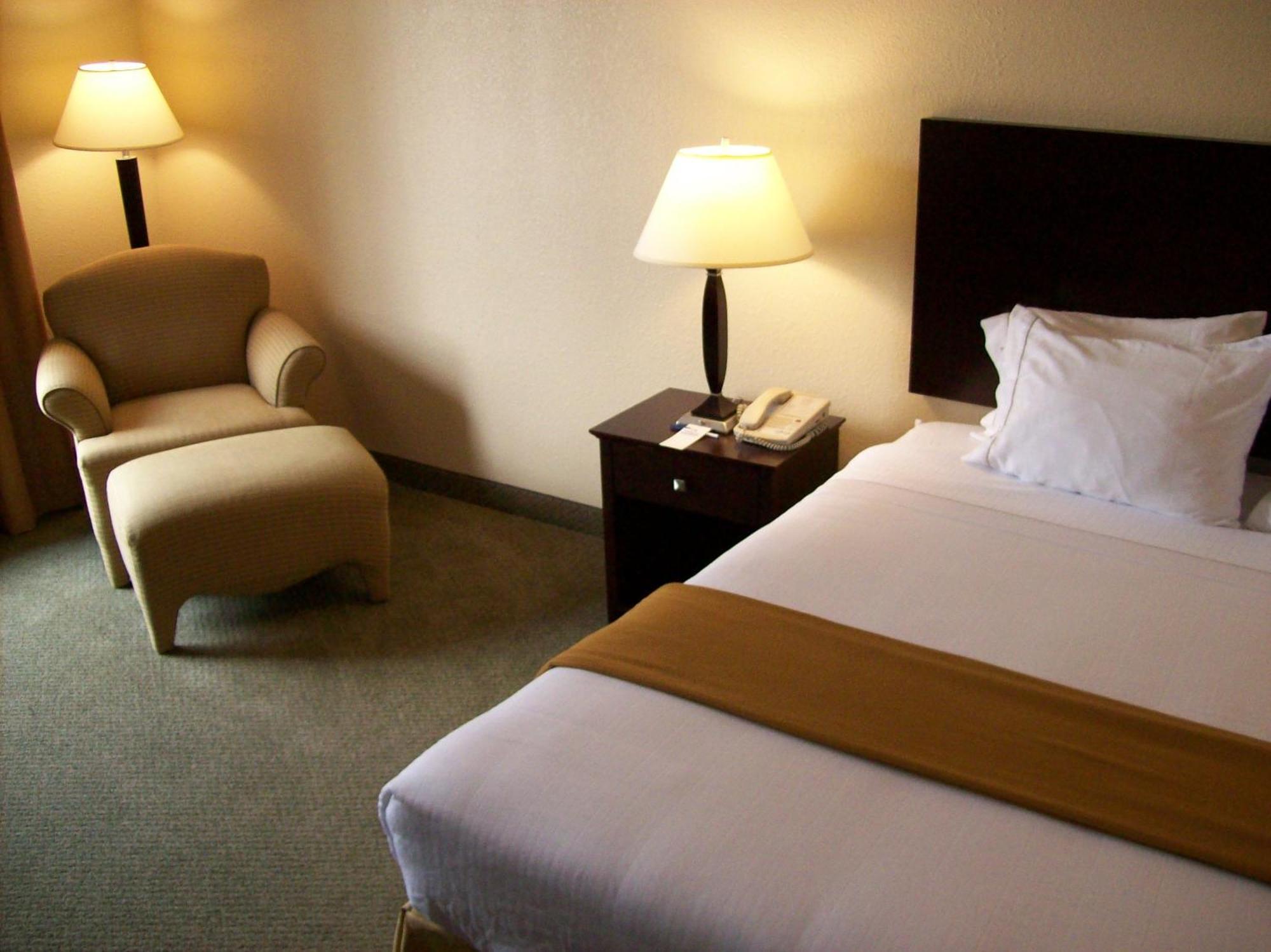 Holiday Inn Express Hotel & Suites Athens By Ihg Buitenkant foto